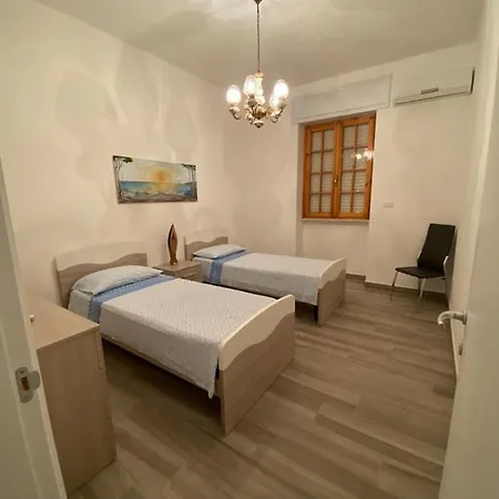 Nyaraló Li Giannelli *