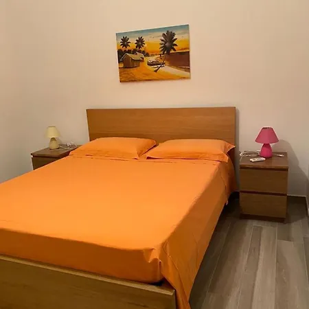 Li Giannelli Nyaraló *
